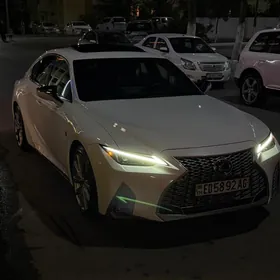 Lexus IS 350 2021
