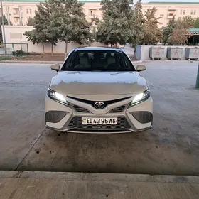 Toyota Camry 2021