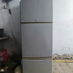 холодильник SHARP nice280