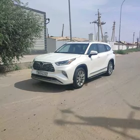 Toyota Highlander 2020