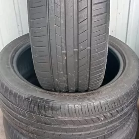 235 45 18