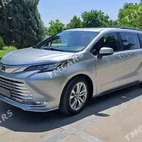 Toyota Sienna 2021