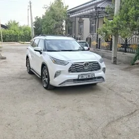 Toyota Highlander 2023