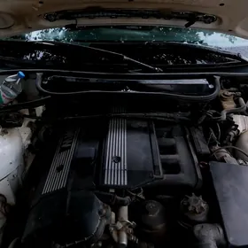BMW 325 2001