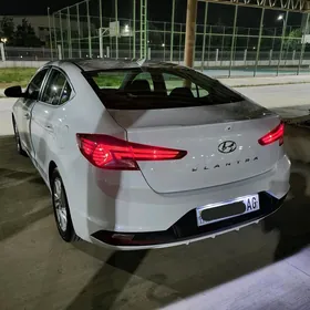 Hyundai Elantra 2020