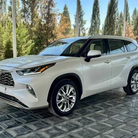 Toyota Highlander 2020
