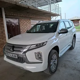 Mitsubishi Montero Sport 2023