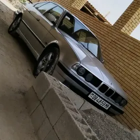 BMW 525 1989