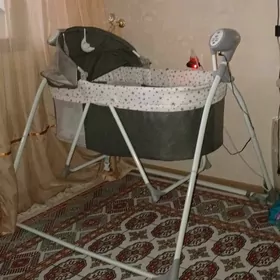 кровать