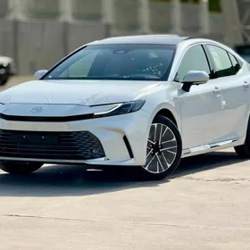 Toyota Camry 2025