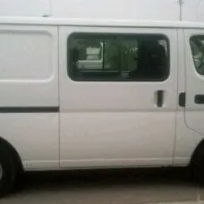 Nissan Urvan 2010