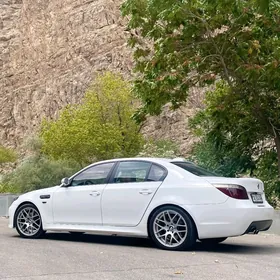 BMW E60 2003
