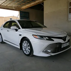 Toyota Camry 2018
