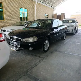 Ford Mondeo 2000