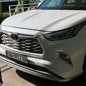 Toyota Highlander 2020