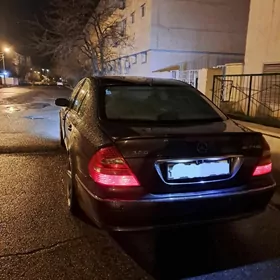 Mercedes-Benz E320 2003