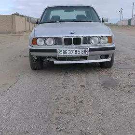 BMW E34 1990