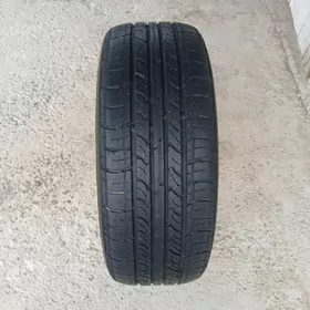 ROADSTONE P215/55R17 pakrişga