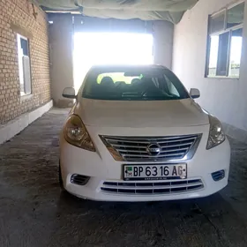 Nissan Versa 2012