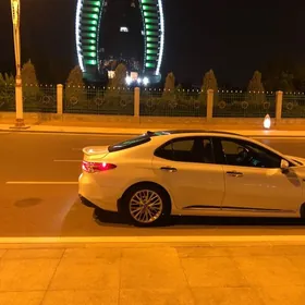 Toyota Camry 2018