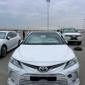 Toyota Camry 2024