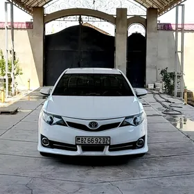 Toyota Camry 2014