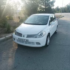 Nissan Tiida 2006