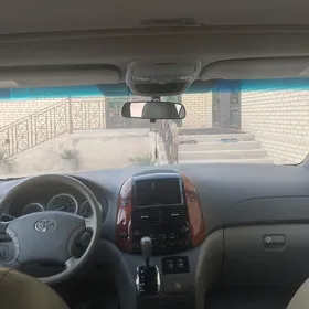 Toyota Sienna 2004