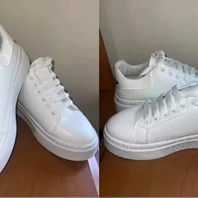 Кросовки женские