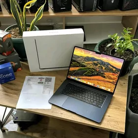 MacBook Air / M4 / 16GB RAM