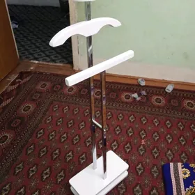 мебельная вешалка