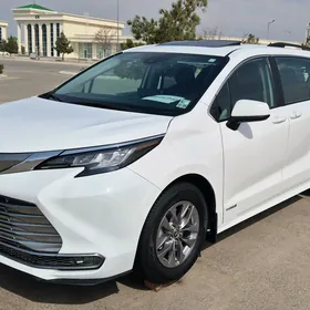 Toyota Sienna 2021