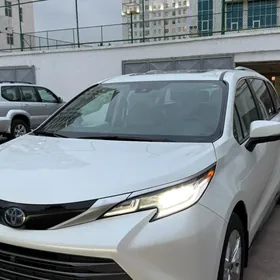 Toyota Sienna 2021