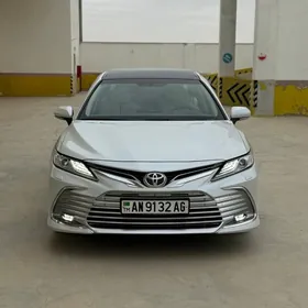 Toyota Camry 2024