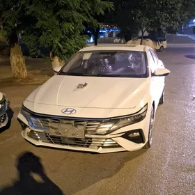 Hyundai Elantra 2025
