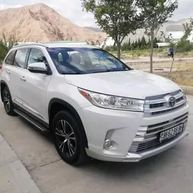 Toyota Highlander 2019