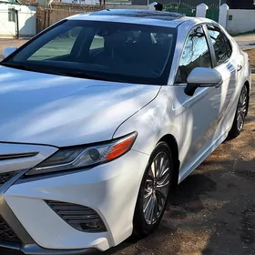 Toyota Camry 2018