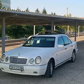 Mercedes-Benz E320 2000
