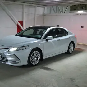 Toyota Camry 2018