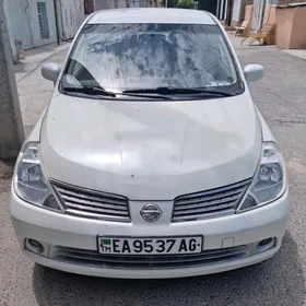 Nissan Tiida 2008