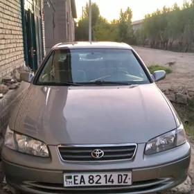 Toyota Camry 2000