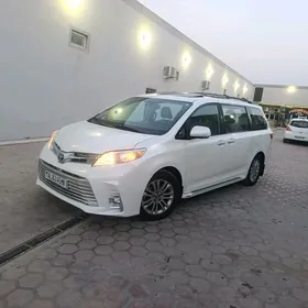 Toyota Sienna 2019
