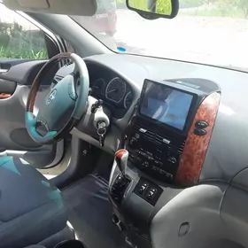Toyota Sienna 2004
