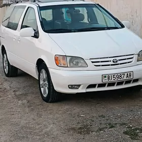 Toyota Sienna 2001