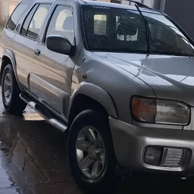 Nissan Pathfinder 2000