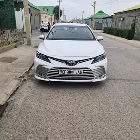 Toyota Camry 2021