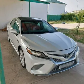 Toyota Camry 2018