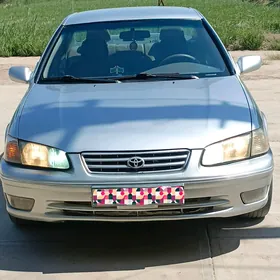 Toyota Camry 2000