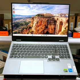 i5-12 / RTX 2050 / 12GB RAM