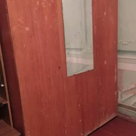 Шкаф